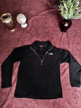 The North Face Men's Black Half-Zip Thermal Pullover